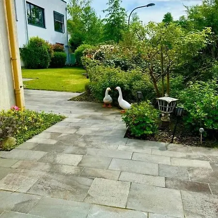 Haus Mit Pool Im Herzen Bochums