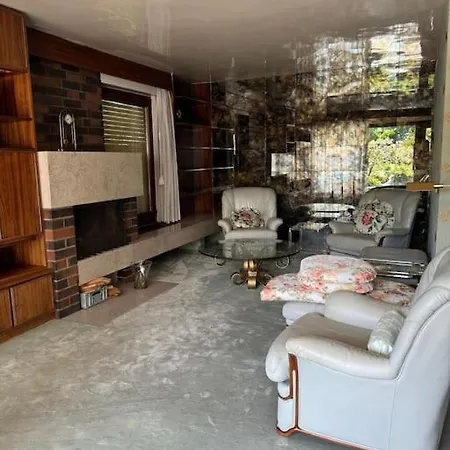 Haus Mit Pool Im Herzen Bochums Дом отдыха