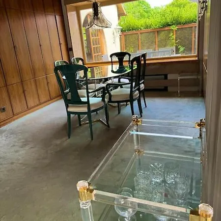 Haus Mit Pool Im Herzen Bochums