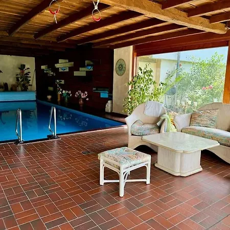Haus Mit Pool Im Herzen Bochums *