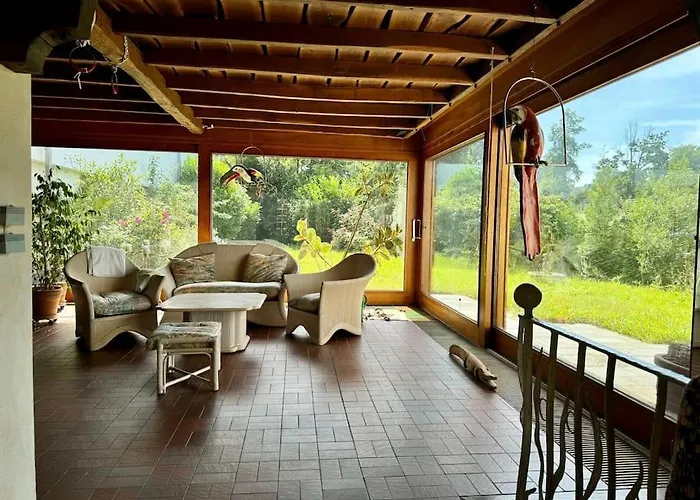 Haus Mit Pool Im Herzen Bochums Bochum