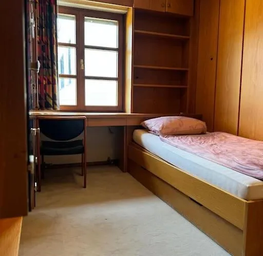 Haus Mit Pool Im Herzen Bochums