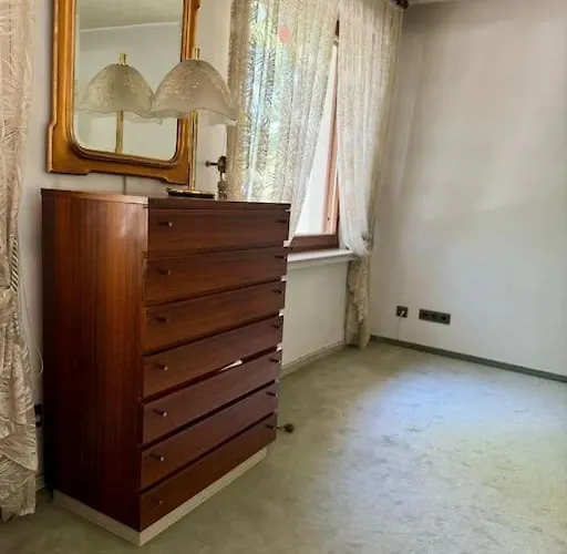 Haus Mit Pool Im Herzen Bochums