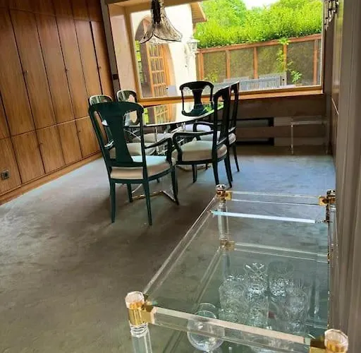 Haus Mit Pool Im Herzen Bochums